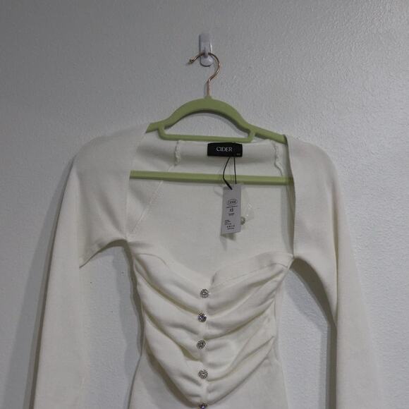 Cider Ivory Solid Rhinestone Button Knit Sweater Sz XS NWT - Picture 3 of 10